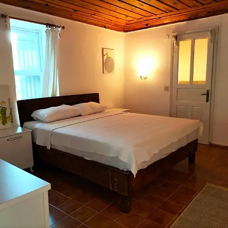Ekincik'te Tas Ev Hotell Koycegiz (Mugla)