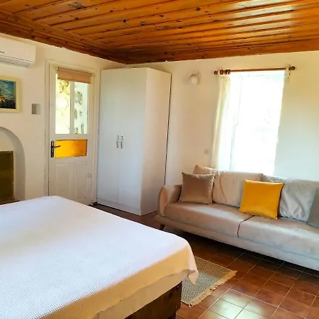 Ekincik'te Tas Ev Hotell Koycegiz (Mugla)