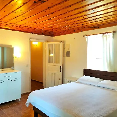 Ekincik'te Tas Ev Hotell Koycegiz (Mugla)