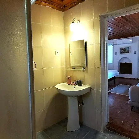 Hotell Ekincik'te Tas Ev 4*