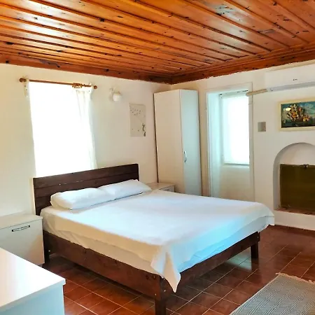 Ekincik'te Tas Ev Hotell Koycegiz (Mugla)