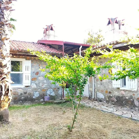 Ekincik'te Tas Ev Hotell 4*